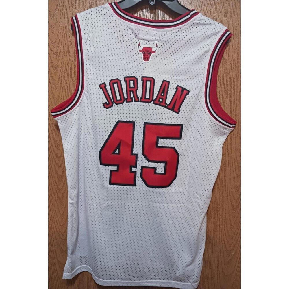 Michael Jordan (Mitchell/Ness)-(Bulls)-(No.45)-(White/Red)-(XL)-(New)-$100.00 - Picture 9 of 9